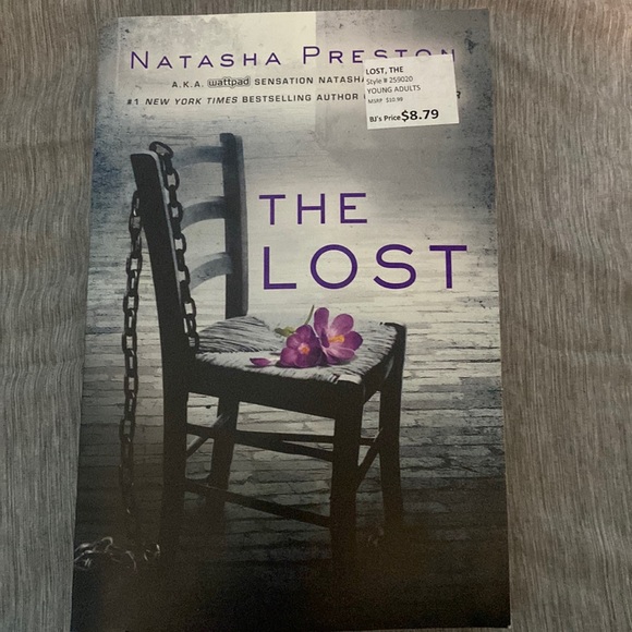 The lost by Natasha Preston - Picture 1 of 2
